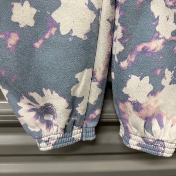 Jogger - Picture 4 of 10